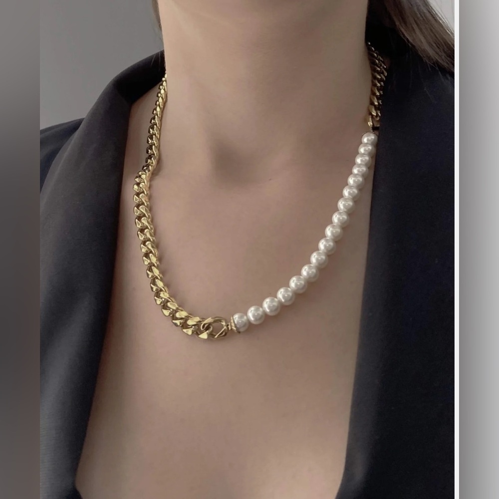 NWT Rare Romance Pearl Cuban Chain in Gold